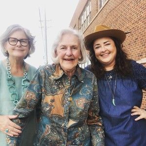 Meet your Posher, Elizabeth